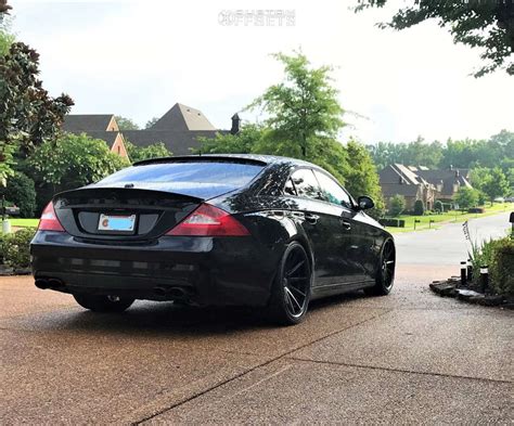 2006 Mercedes Benz CLS55 AMG With 20x9 25 Rohana Rc10 And 255 30R20