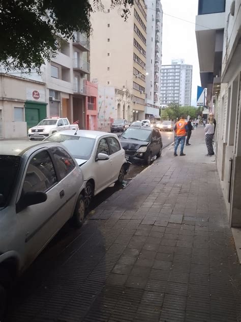 Borracho Choc A Dos Autos Estacionados Pagina Noticias De Bah A