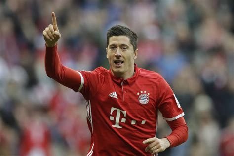 Robert Lewandowski Zostaje W Bayernie Monachium Plusdziennikzachodnipl