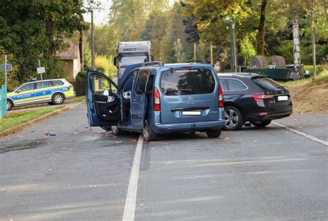 Vollsperrung Nach Unfall Mit Zwei Schwerverletzten Im Erzgebirge