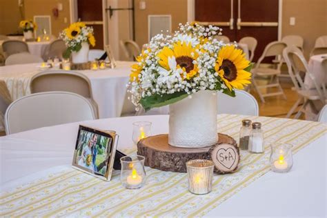 Nothing More Farmhouse Rustic Than Sunflowers Baby S Breath Daisies