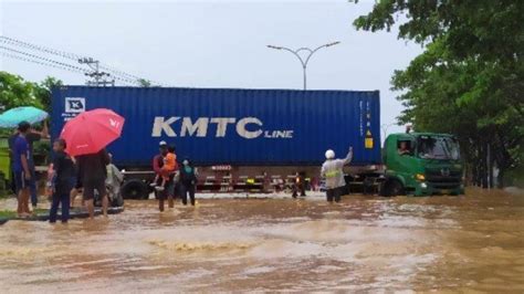 Stasiun Semarang Tawang Terendam Banjir KAI Daop 4 Alihkan Rute