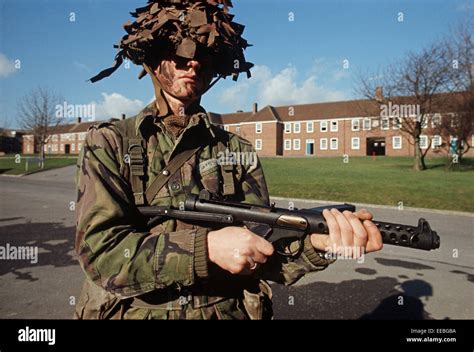 Weapons Of Ulster February 1972 British Army Soldier With L2a3