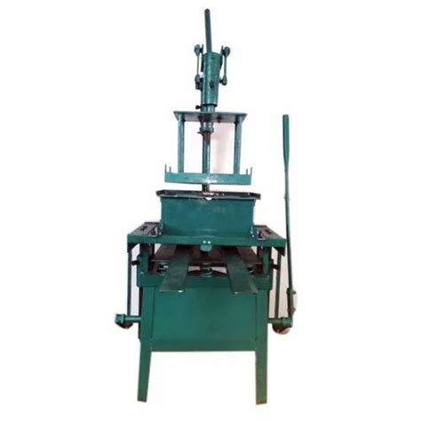 Polished Semi Automatic Cement Brick Making Machine At Rs Piece