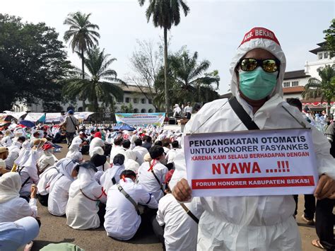 Berjibaku Dengan Covid Cerita Nakes Honorer Sulit Di Tengah Pandemi