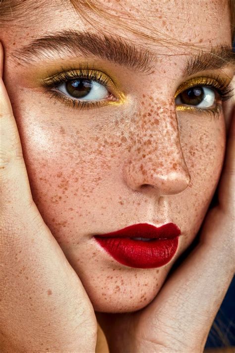 Christmas Make Up Inspiration In 2020 Freckles Makeup Red Lipstick Makeup Lipstick Makeup