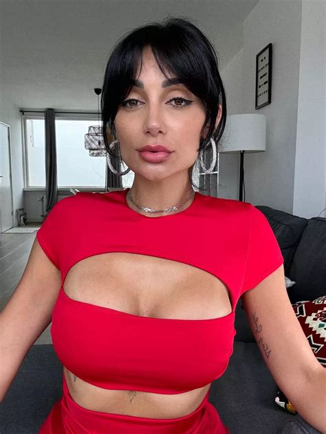 My Favorite Red Color Nudes Croptopgirls NUDE PICS ORG