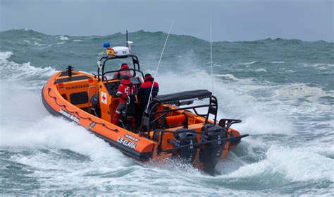 SPANISH RED CROSS TO OPERATE RESCUE BOAT PAIR | Ullman Dynamics - World ...