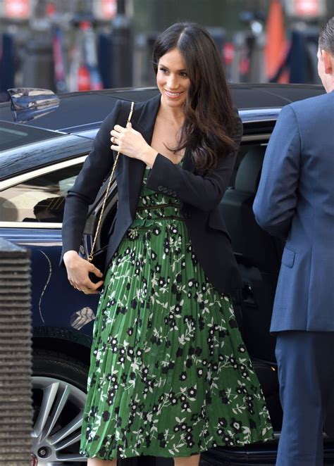 Caras Meghan Markle Deslumbra Vestido Floral Verde Ao Lado Do