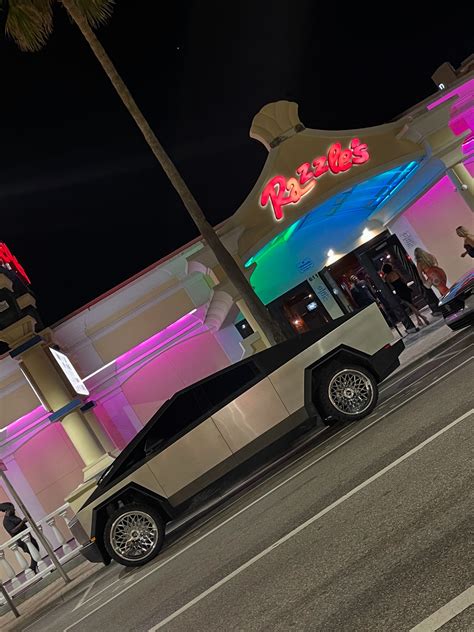 razzles night club daytona 5