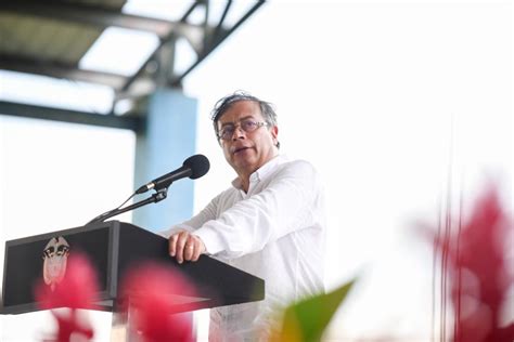 Gustavo Petro Anunció Que Los Estudiantes De Bachillerato Podrán