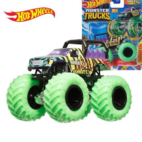 Машинка Mattel Hot Wheels Monster Trucks Монстр трак FYJ Haul