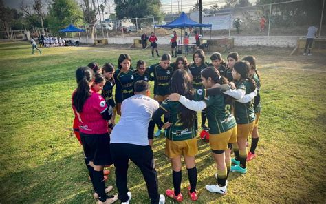 Selección femenil de futbol debuta en el macrorregional ante Nayarit