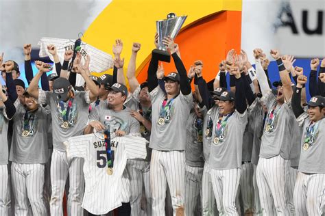 【wbc】ヌートバー、日本式の「胴上げ」体験にやや困惑 指名され、3回宙に Wbc2023写真ニュース 日刊スポーツ