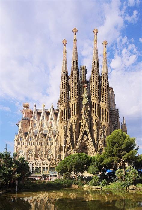 La Sagrada Familia análisis significados e historia de la basílica