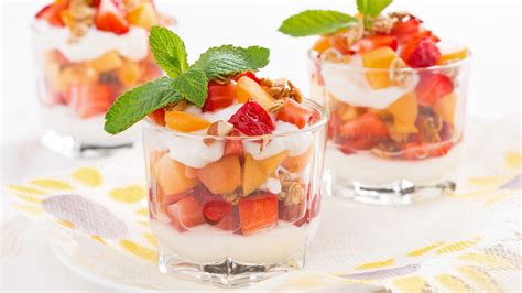 Recette De Verrine De Fruits Au Yaourt Restaurant Leloge