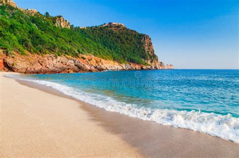 Praia De Cleopatra Areia Bonita E Rochas Verdes Na Pen Nsula De