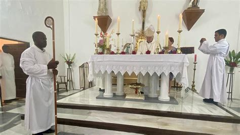 El Obispo De Almer A Bendice El Nuevo Altar De La Parroquia De Beires