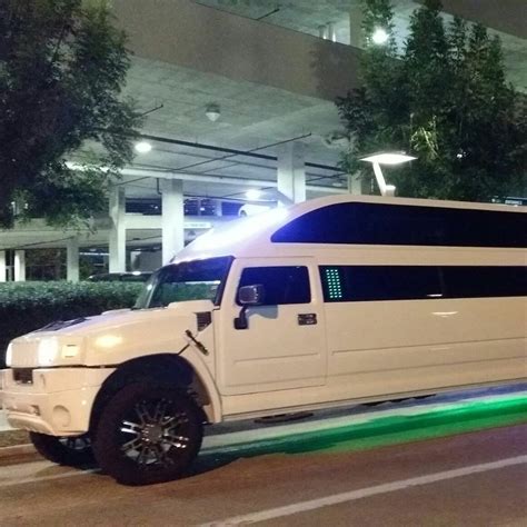 22 Passenger H2 Hummer Transformer Party Bus - Party bus Houston