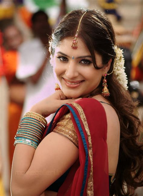 Tamil Hot Actress Hot Photos Gowri Munjal Hot