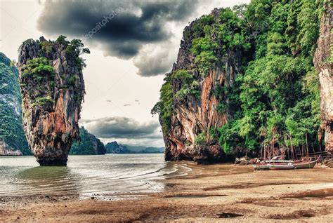 James Bond Island, Thailand — Stock Photo © jovannig #124041794