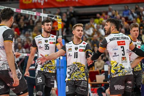 Piękne przywitanie siatkarzy w Ergo Arenie Trefl Gdańsk z czwartym