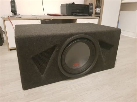 Alpine R12 subwoofer