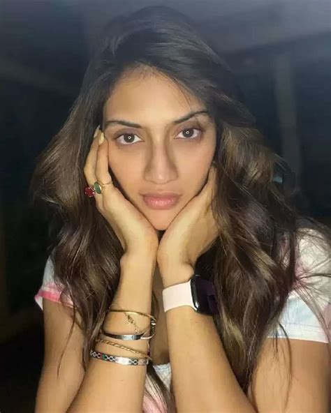 Photo Gallery People Were Stunned To See Nusrat Jahan Without Makeup Pictures Went Viral See