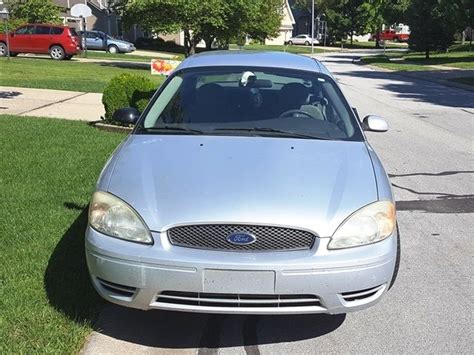 Ford Taurus Sedan