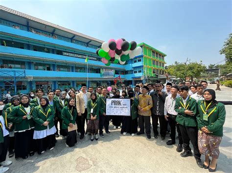 Kerja Sambil Kuliah Di Kampus Stes Bhakti Nugraha Kota Tangerang