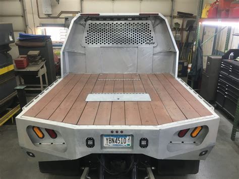 skirted flatbed truck body