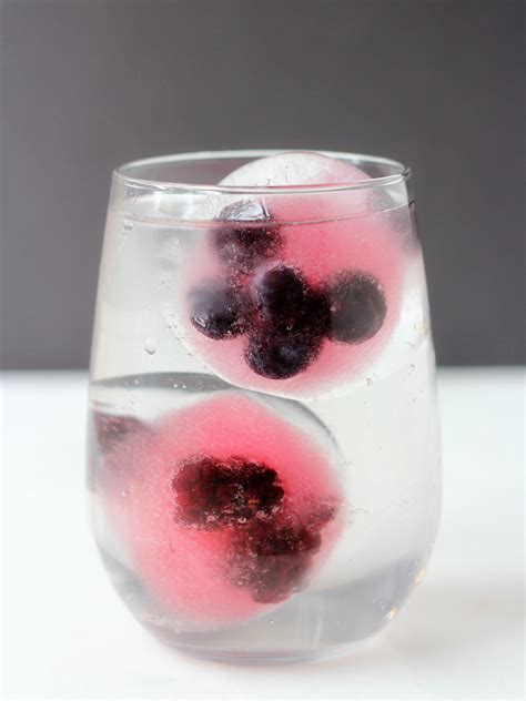 Cookistry's Kitchen Gadget and Food Reviews: Polar Ice - for totally clear cocktail ice