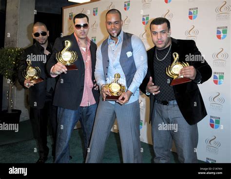 Aventura Univision S Premio Lo Nuestro A La Musica Latina Awards