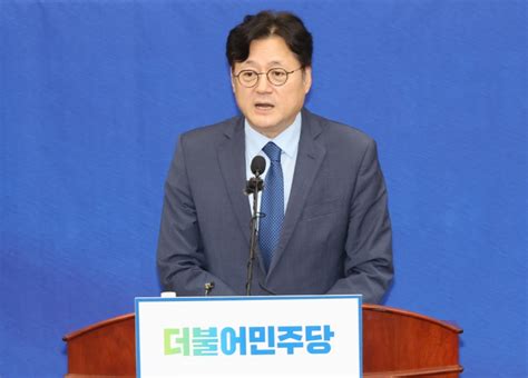 더불어민주당 새 원내대표에 범친명 홍익표