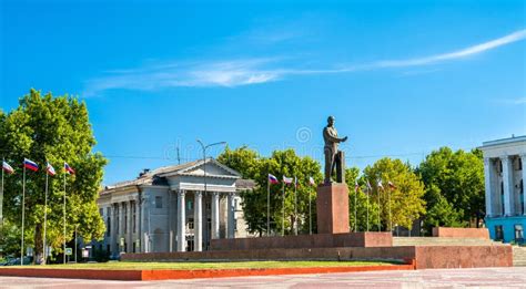 Monument To Vladimir Lenin in Simferopol, Crimea Stock Image - Image of ...