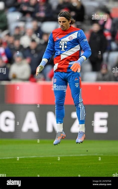 Warm Up Training Goalkeeper Yann Sommer Fc Bayern Munich Fcb