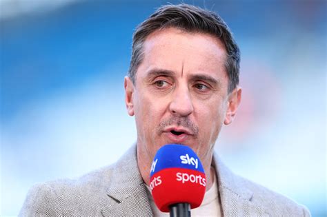 Gary Neville Shocked By One Of Erik Ten Hags Final Lineup Decisions