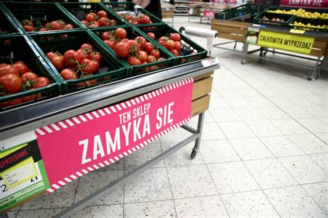 Wszystkie sklepy Tesco zamknięte Zmienią się w placówki Netto