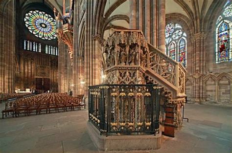 La mascotte de la cathédrale de Strasbourg Kuriocity Strasbourg