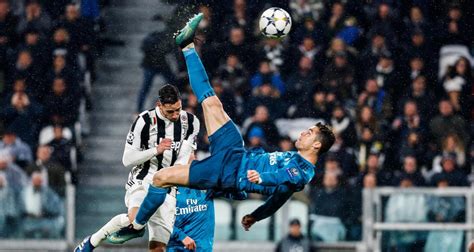 Ronaldo Remporte Le Troph E Du Plus Beau But De La Saison