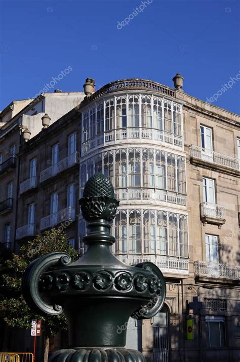 Fachada De Una Casa T Pica En El Centro De La Ciudad De Ourense