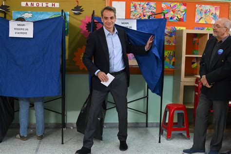 En direct Législatives en Grèce le conservateur Mitsotakis