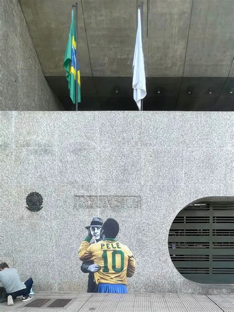 Pel Y Sus Besos Recorren Am Rica Latina Una Forma De Dar Nuevos Aires En Tiempos Dif Ciles