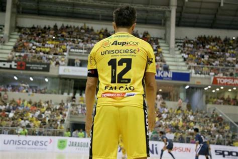 Jaraguá Futsal lança promoção de produtos oficiais do clube