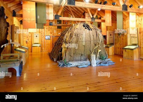 American Indian Longhouse Stockfotos Und Bilder Kaufen Alamy