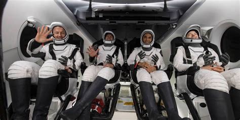 Crew 3 Astronauts Splashdown In Spacex Dragon Off Floridas Gulf Coast