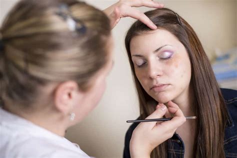 Common Adult Skin Problems: When Do You Need a Dermatologist? - Mahoney ...