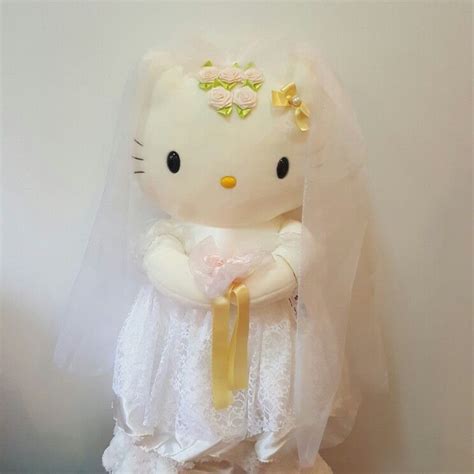 Hello Kitty Sanrio Tokyo Yr2000 Wedding Gown Limited Edition