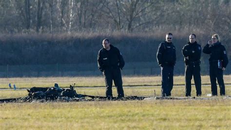 Strausberg Flugzeug Absturz Zwei Tote Zeugen Berichten Von