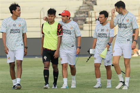 Persib Vs Semen Padang Begini Cara Eduardo Almeida Membakar Semangat